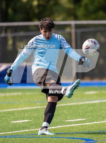 Thumbnail 3 in Sanderson vs Smithfield-Selma (Clayton Midseason Classic) photogallery.