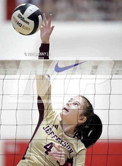 Thumbnail 1 in Jefferson vs. Washington-Liberty photogallery.