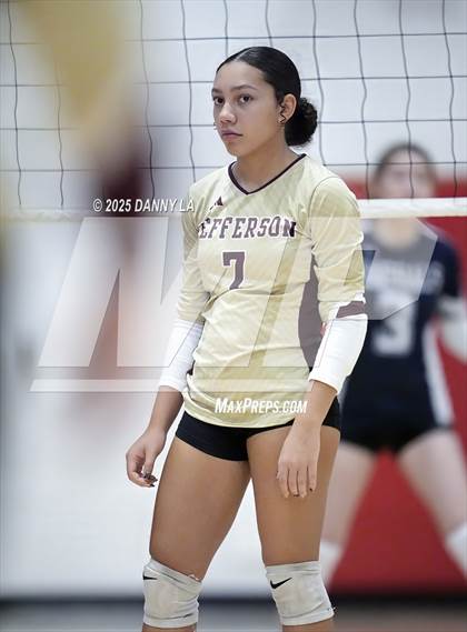 Thumbnail 1 in Jefferson vs. Washington-Liberty photogallery.