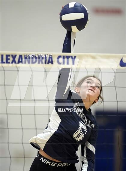 Thumbnail 2 in Jefferson vs. Washington-Liberty photogallery.