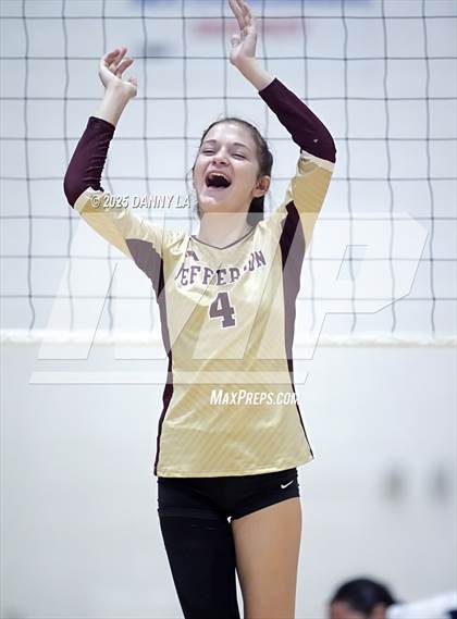 Thumbnail 3 in Jefferson vs. Washington-Liberty photogallery.