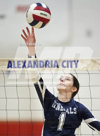 Thumbnail 3 in Jefferson vs. Washington-Liberty photogallery.