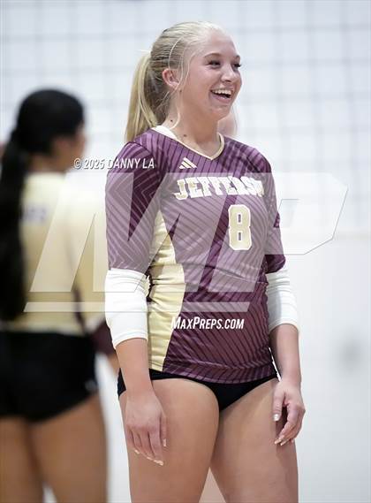 Thumbnail 1 in Jefferson vs. Washington-Liberty photogallery.
