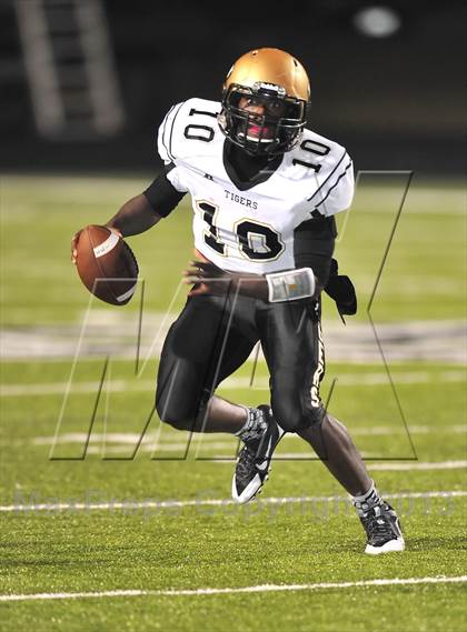 Thumbnail 2 in Cooper vs. Whitewright (UIL 2A Bi-District Playoff) photogallery.