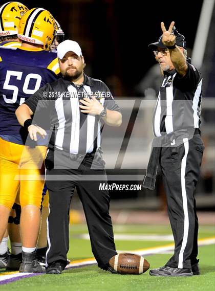 Thumbnail 3 in Bourgeois @ Thibodaux photogallery.