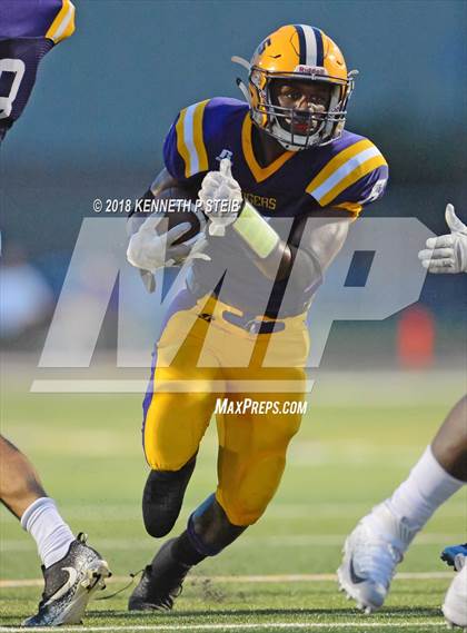 Thumbnail 2 in Bourgeois @ Thibodaux photogallery.