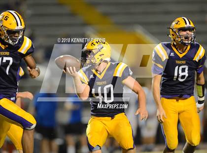 Thumbnail 3 in Bourgeois @ Thibodaux photogallery.