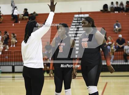 Thumbnail 3 in Waxahachie @ Horn photogallery.