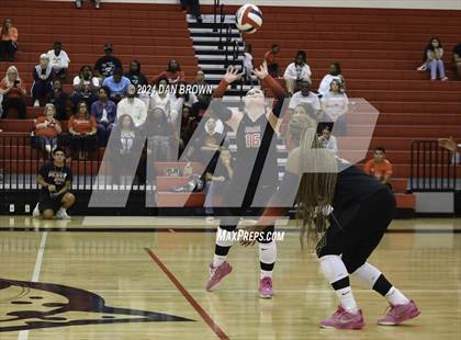 Thumbnail 3 in Waxahachie @ Horn photogallery.