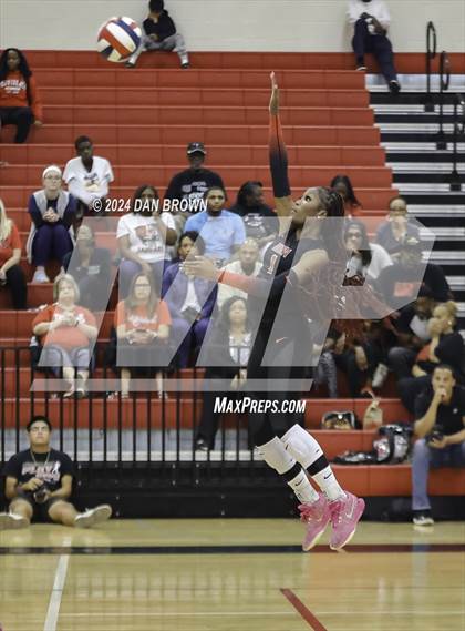 Thumbnail 3 in Waxahachie @ Horn photogallery.