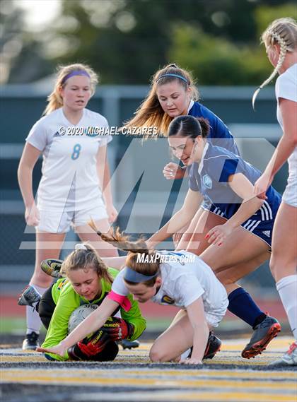 Thumbnail 2 in Grossmont vs. Granite Hills (CIF SDS D1 Final) photogallery.