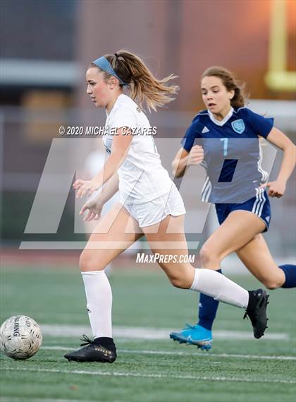 Thumbnail 3 in Grossmont vs. Granite Hills (CIF SDS D1 Final) photogallery.