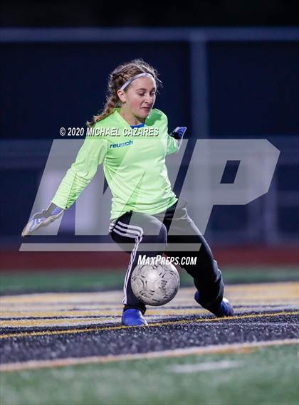 Thumbnail 3 in Grossmont vs. Granite Hills (CIF SDS D1 Final) photogallery.