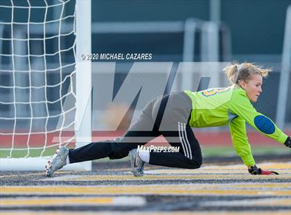 Thumbnail 3 in Grossmont vs. Granite Hills (CIF SDS D1 Final) photogallery.