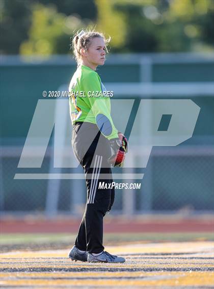 Thumbnail 2 in Grossmont vs. Granite Hills (CIF SDS D1 Final) photogallery.