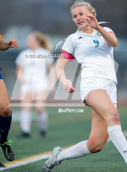 Thumbnail 3 in Grossmont vs. Granite Hills (CIF SDS D1 Final) photogallery.