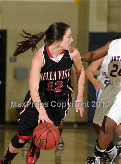 Thumbnail 3 in Bella Vista vs. Christian Brothers (Trojan Toss-Up) photogallery.