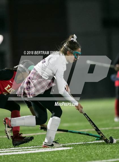 Thumbnail 2 in Iroquois vs. Williamsville East (Section 6 Class B Semifinal) photogallery.