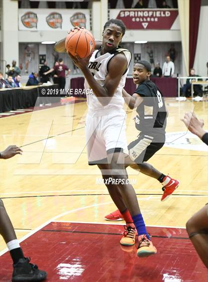 Thumbnail 2 in Central vs. East Hartford (Spalding Hoophall Classic) photogallery.