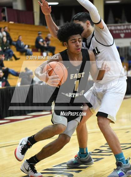Thumbnail 3 in Central vs. East Hartford (Spalding Hoophall Classic) photogallery.