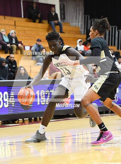 Thumbnail 3 in Central vs. East Hartford (Spalding Hoophall Classic) photogallery.