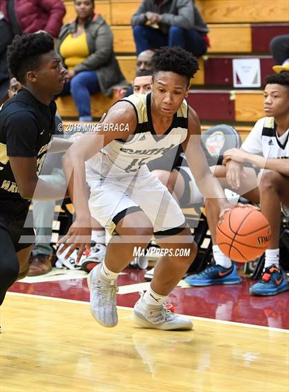 Thumbnail 1 in Central vs. East Hartford (Spalding Hoophall Classic) photogallery.