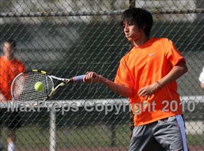 Thumbnail 2 in Hononegah vs. Harlem photogallery.