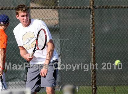 Thumbnail 1 in Hononegah vs. Harlem photogallery.