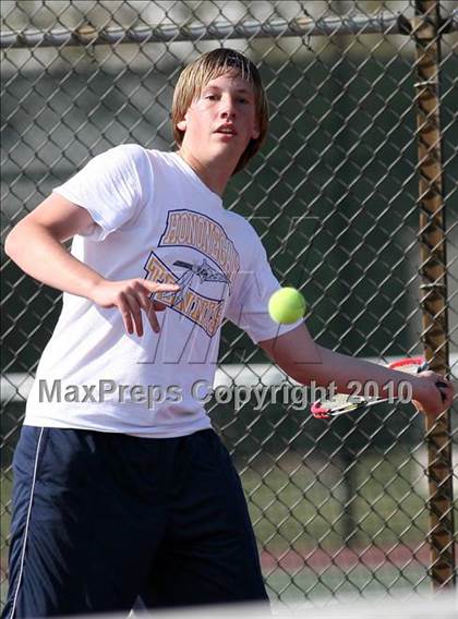 Thumbnail 3 in Hononegah vs. Harlem photogallery.