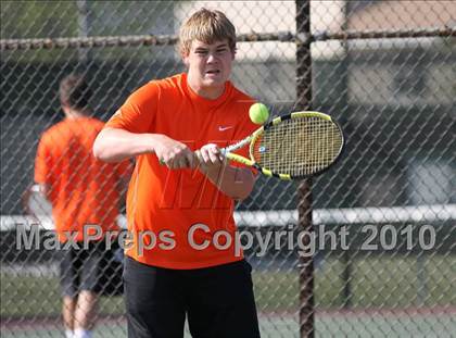 Thumbnail 3 in Hononegah vs. Harlem photogallery.