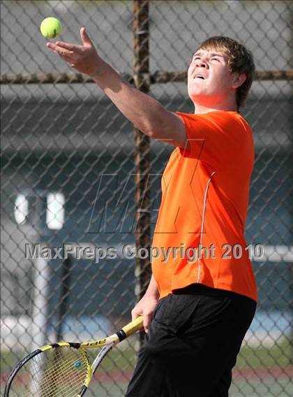 Thumbnail 3 in Hononegah vs. Harlem photogallery.