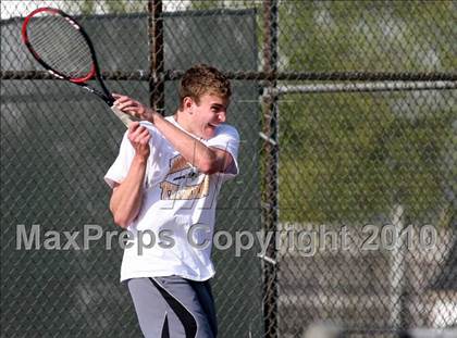 Thumbnail 2 in Hononegah vs. Harlem photogallery.
