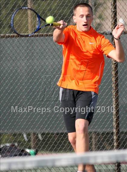 Thumbnail 1 in Hononegah vs. Harlem photogallery.