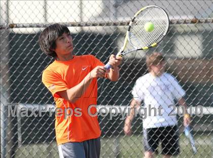 Thumbnail 2 in Hononegah vs. Harlem photogallery.