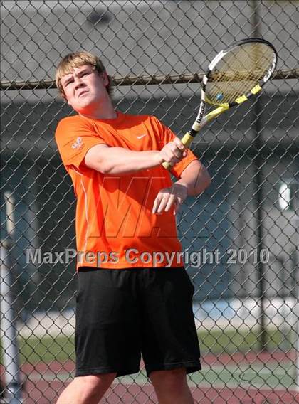 Thumbnail 1 in Hononegah vs. Harlem photogallery.