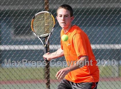 Thumbnail 2 in Hononegah vs. Harlem photogallery.