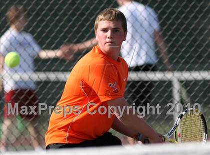 Thumbnail 3 in Hononegah vs. Harlem photogallery.