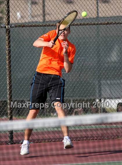 Thumbnail 2 in Hononegah vs. Harlem photogallery.