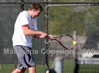 Thumbnail 1 in Hononegah vs. Harlem photogallery.