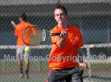 Thumbnail 1 in Hononegah vs. Harlem photogallery.