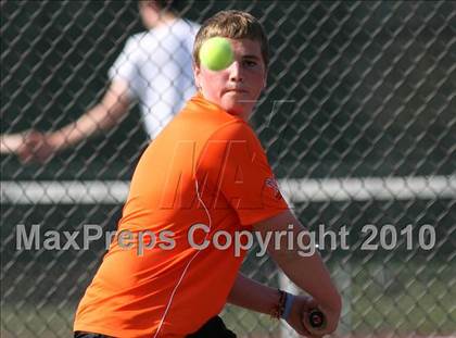 Thumbnail 1 in Hononegah vs. Harlem photogallery.