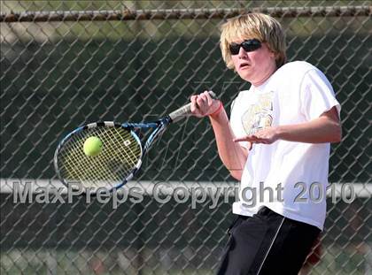 Thumbnail 2 in Hononegah vs. Harlem photogallery.