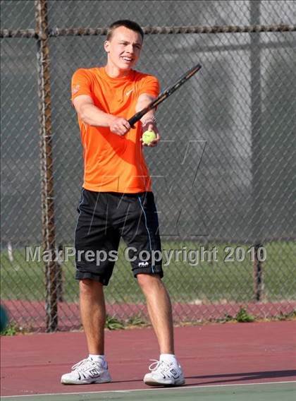 Thumbnail 2 in Hononegah vs. Harlem photogallery.