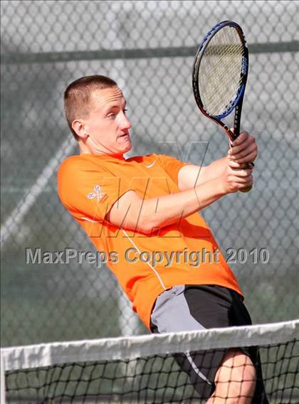 Thumbnail 3 in Hononegah vs. Harlem photogallery.