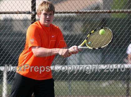 Thumbnail 2 in Hononegah vs. Harlem photogallery.