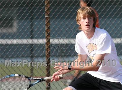 Thumbnail 2 in Hononegah vs. Harlem photogallery.