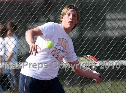 Thumbnail 2 in Hononegah vs. Harlem photogallery.