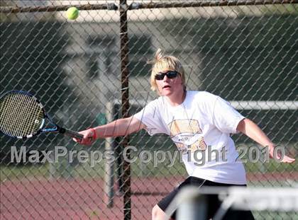 Thumbnail 3 in Hononegah vs. Harlem photogallery.