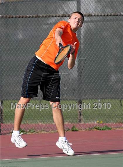Thumbnail 3 in Hononegah vs. Harlem photogallery.