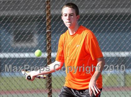 Thumbnail 3 in Hononegah vs. Harlem photogallery.
